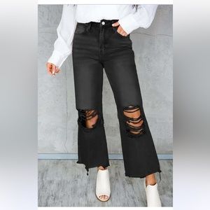 Black cropped frayed jeans